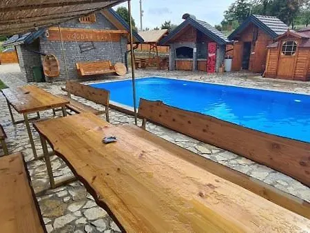 Vakantiehuis Bazen Bosanska Kuca Bungalov *
